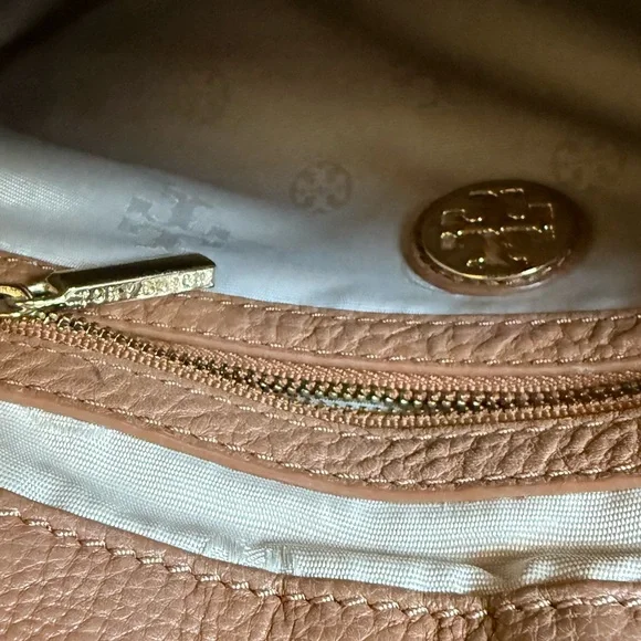TORY BURCH Amanda Convertible Leather Crossbody